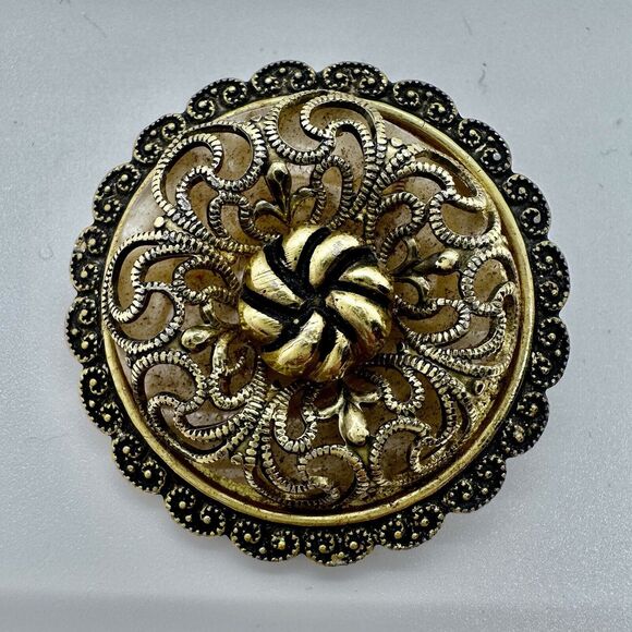 Vintage Scarf Clip West Germany Gold Tone Cream Enamel 1.75 Inch Diameter Clip - Picture 1 of 9